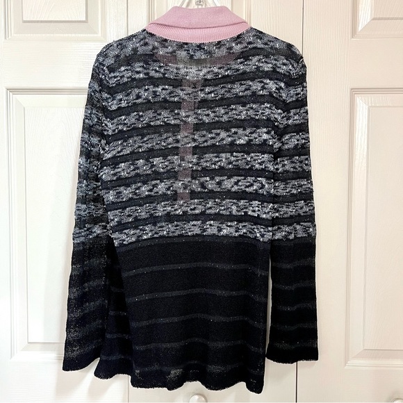Elaris Hand-Loomed Black & White Collared Sweater - Picture 2 of 14